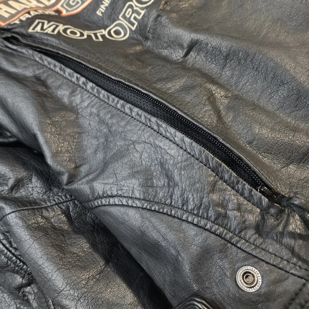 Harley-Davidson Genuine Leather Motorcycle Jacket - Picture 5 of 15